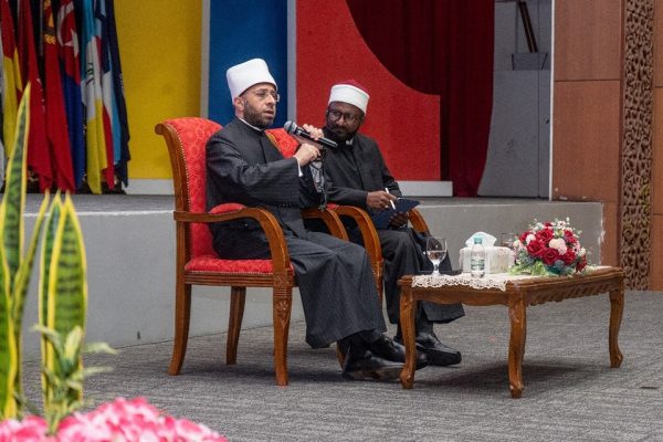 وزير الأوقاف يزور أكاديمية الشرطة الملكية الماليزية ويؤكد: حماية الأوطان قُربة عظيمة إلى الله - 17 - سيناء الإخبارية