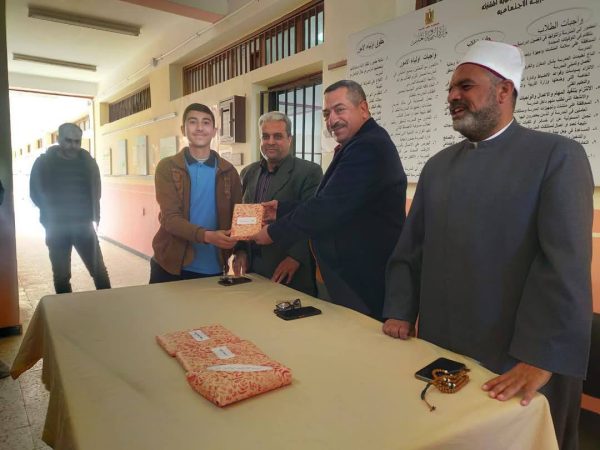 إدارة أوقاف نويبع تشارك في تكريم الطلاب المتفوقين بالتعاون مع الإدارة التعليمية - 3 - سيناء الإخبارية