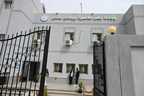 نائب مدير "الرعاية الصحية" بجنوب سيناء يلتقي مشايخ وعواقل المحافظة لمناقشة تطوير الخدمات الطبية - 3 - سيناء الإخبارية