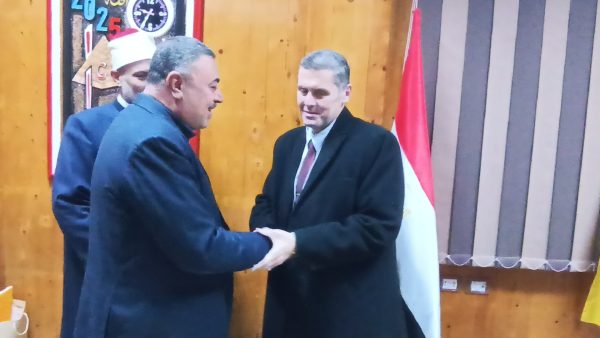 وكيل وزارة التعليم بشمال سيناء يستقبل قيادات الأزهر ويعرب عن تقديره لتهنئتهم بعودته للعمل - 3 - سيناء الإخبارية