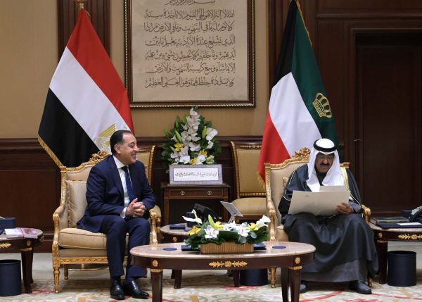أمير الكويت يستقبل مصطفى مدبولي ويؤكد دعم بلاده للاستثمار في مصر - 1 - سيناء الإخبارية
