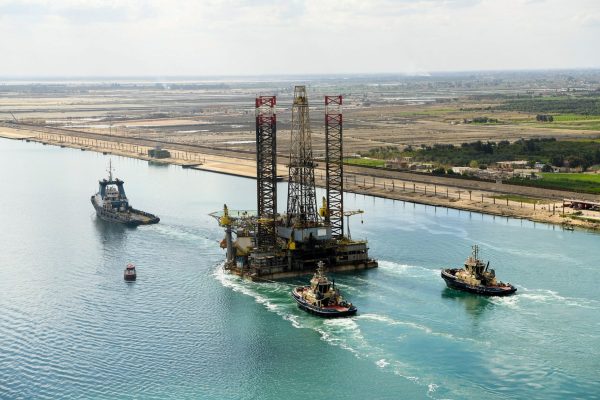 عبور الحفار الضخم ADMARINE260 في قناة السويس بعد عملية معقدة استغرقت 22 ساعة - 5 - سيناء الإخبارية