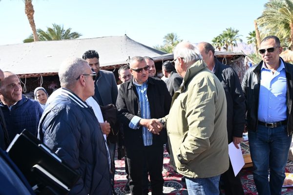 محافظ جنوب سيناء يتفقد مشروعات حيوية في نويبع ويستعرض خطط التنمية مع شيوخ العواقل - 27 - سيناء الإخبارية