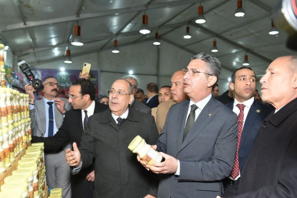 وزير التموين يفتتح معرض أهلا رمضان بالقاهرة يوفر 2000 طن سلع بتخفيضات تصل إلى 30% - 19 - سيناء الإخبارية