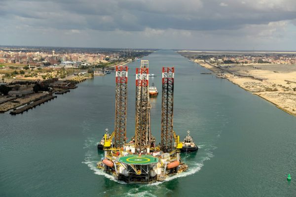 عبور الحفار الضخم ADMARINE260 في قناة السويس بعد عملية معقدة استغرقت 22 ساعة - 3 - سيناء الإخبارية