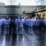الأسرى الفلسطينيون يحرقون قمصان الاحتلال احتجاجًا على إهانتهم - 8 - سيناء الإخبارية الأسرى الفلسطينيون يحرقون قمصان الاحتلال احتجاجًا على إهانتهم - 7 - سيناء الإخبارية