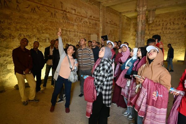140 شابا من المحافظات الحدودية في رحلة أثرية بالمنيا.. 39 مقبرة تحكي تاريخ الدولة الوسطى - 21 - سيناء الإخبارية