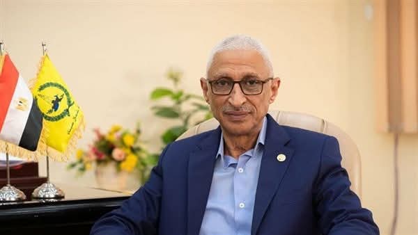 وكيل الشباب والرياضة بشمال سيناء يتفقد الفلسطينيين المصابين بنادي بئر العبد - 3 - سيناء الإخبارية