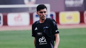 أشرف بن شرقي يسجل أول مشاركاته مع الأهلي خلال مواجهة الزمالك - 3 - سيناء الإخبارية