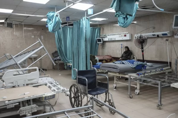 بين مطرقة الموت وسندان الحصار.. شهادات أطباء غزة من قلب معركة إنقاذ حياة أهالي القطاع - 5 - سيناء الإخبارية