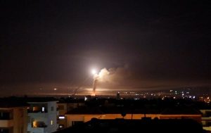 إعلام سوري : وقوع قتلى ومصابون جراء القصف الإسرائيلي على أطراف ريف درعا بدمشق - 1 - سيناء الإخبارية