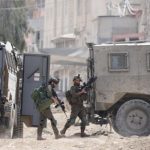 إصابة إسرائيليين أثناء الهروب للملاجئ من الصواريخ - 12 - سيناء الإخبارية إصابة إسرائيليين أثناء الهروب للملاجئ من الصواريخ - 11 - سيناء الإخبارية