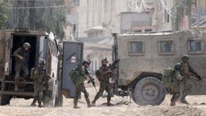 الجيش الاسرائيلي يفجّر منازل بالقذائف في "مخيم نور شمس" بالضفة الغربية - 1 - سيناء الإخبارية