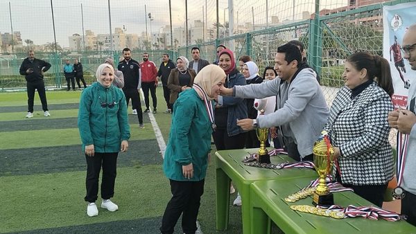 تكريم فريق سيدات تنس الطاولة بشمال سيناء بعد تحقيق المركز الثالث بدوري اللجان الرياضية - 7 - سيناء الإخبارية