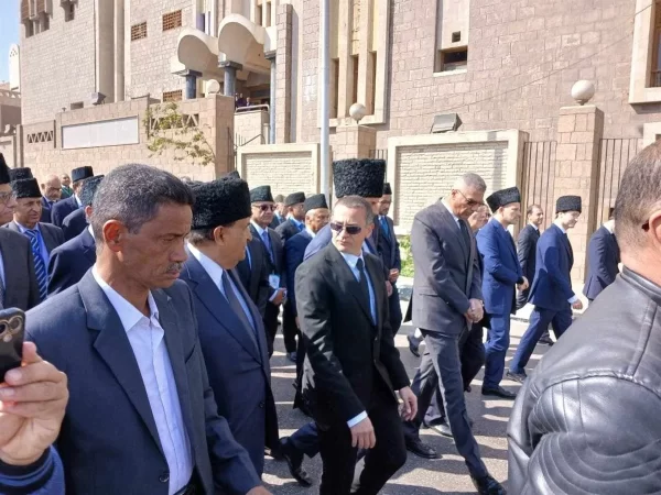 أسوان تُشيّع الإمام الـ 49 للطائفة الإسماعيلية.. جنازة مهيبة للأمير كريم الحسيني أغاخان - 1 - سيناء الإخبارية