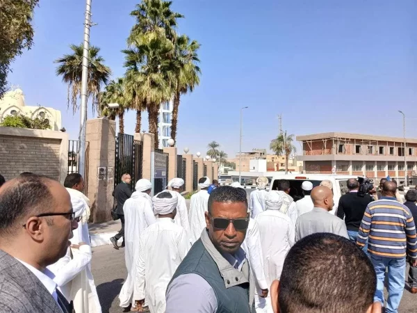 أسوان تُشيّع الإمام الـ 49 للطائفة الإسماعيلية.. جنازة مهيبة للأمير كريم الحسيني أغاخان - 3 - سيناء الإخبارية