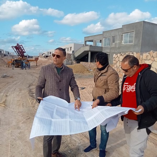 وزير الإسكان يتابع أعمال المرافق والطرق والكهرباء برأس الحكمة الجديدة في الساحل الشمالي - 3 - سيناء الإخبارية