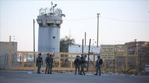 صحيفة يديعوت : أسرى فلسطينيون يكتبوا على جدران السجن قبل الإفراج عنهم " لن نغفر ولن ننسى ولن نركع " - 1 - سيناء الإخبارية