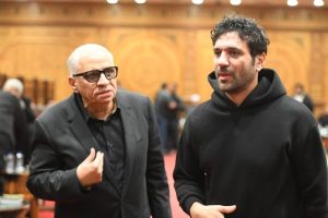 عدد من نجوم الفن في عزاء شقيق المنتج أحمد السبكي بمسجد الشرطة بالشيخ زايد - 15 - سيناء الإخبارية