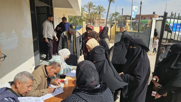 قافلة طبية بحي المساعيد تقدم الخدمات العلاجية لـ 1050 مواطنًا بالعريش - 7 - سيناء الإخبارية