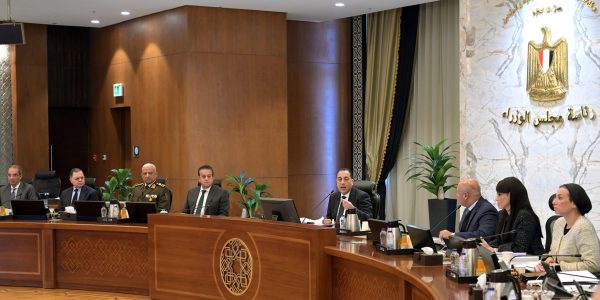 مدبولي: آليات لمتابعة الحد الأدنى للأجور بالقطاع الخاص وحزمة اجتماعية جديدة قبل رمضان - 1 - سيناء الإخبارية