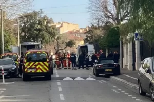 مجهولين ألقوا قنبلتي مولوتوف على فناء القنصلية الروسية في مرسيليا - 3 - سيناء الإخبارية