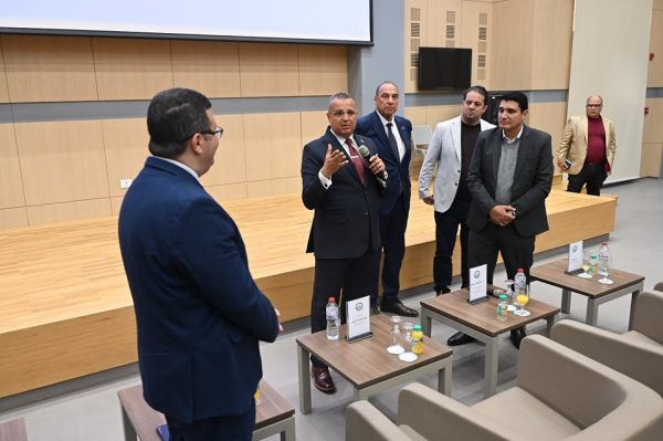 محافظ جنوب سيناء يحفز طلاب جامعة الملك سلمان: الشباب عماد التنمية ومستقبل الوطن - 11 - سيناء الإخبارية