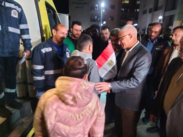 محافظ شمال سيناء يستقبل الجرحي الفلسطينيين في مستشفى العريش العام - 7 - سيناء الإخبارية