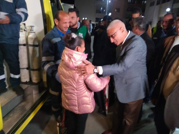 محافظ شمال سيناء يستقبل الجرحي الفلسطينيين في مستشفى العريش العام - 3 - سيناء الإخبارية