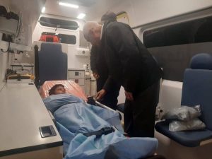 محافظ شمال سيناء يرحب بالجرحي الفلسطينيين علي أرض المحافظة ويوزع الهدايا علي الأطفال - 1 - سيناء الإخبارية