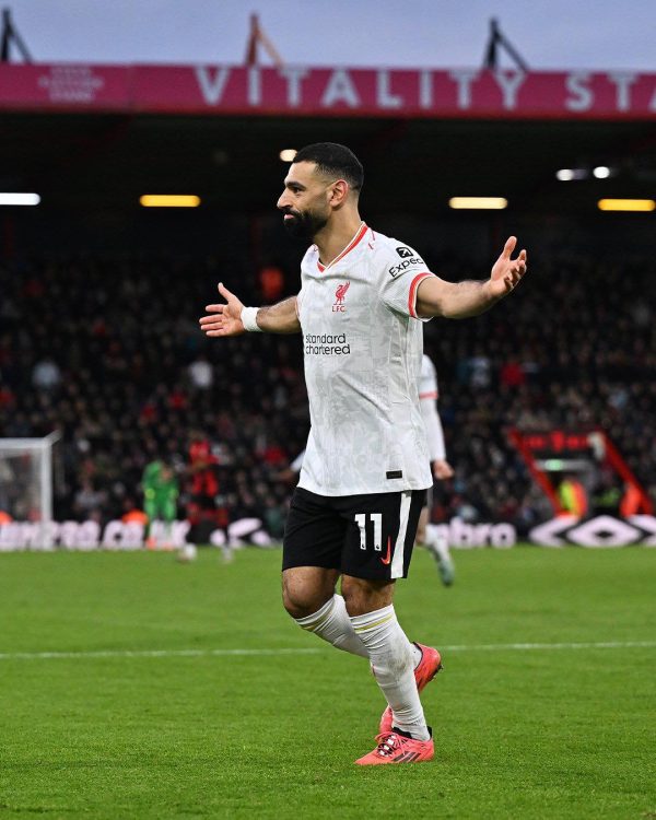 محمد صلاح على أعتاب رقم تاريخي جديد أمام توتنهام في كأس كاراباو - 3 - سيناء الإخبارية