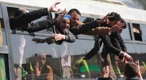 منع دخول جميع الفلسطينيين المفرج عنهم ضمن صفقة التبادل إلى المسجد الأقصى برمضان - 1 - سيناء الإخبارية