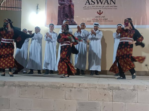 أسوان تتوهج بألوان العالم.. مهرجان الفنون يحتفي بإبداعات الشعوب وتراث مصر الخالد - 1 - سيناء الإخبارية