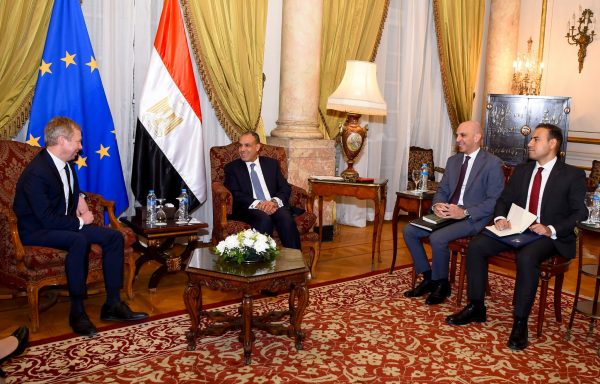 وزير الخارجية يستقبل المبعوث الأوروبي لعملية السلام ويؤكد أهمية التعافي المبكر لغزة - 1 - سيناء الإخبارية
