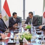 وزير الصحة ووزير الشباب والرياضة يشهدان توقيع مذكرة تفاهم لسرعة إنقاذ الأشخاص المعرضين للإصابة بتوقف عضلة القلب المفاجئ - 1 - سيناء الإخبارية