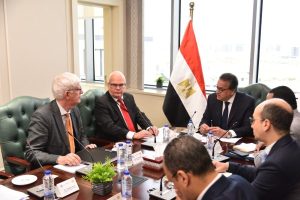 وزير الصحة يستقبل السفير السويدي ومستشار وكالة الصحة العامة السويدية لبحث التعاون في مجال الصحة العامة - 5 - سيناء الإخبارية