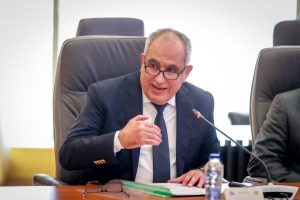 وزير الصحة يوجه بإعداد خطة متكاملة لتطوير منشآت الهيئة العامة للتأمين الصحي والارتقاء بالخدمات المقدمة للمنتفعين - 5 - سيناء الإخبارية