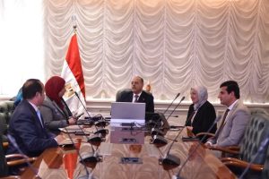 وزير العمل يدرس مقترح مشروع لتأسيس أكاديمية لمنح التراخيص الدولية للكوادر المصرية المؤهلة لمزاولة المهن بالخارج - 1 - سيناء الإخبارية