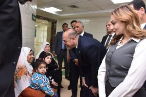 وزير العمل يزور مستشفى الناس للأطفال ويشيد بالخدمات الصحية المتطورة المُقدمة للمواطنين بالمجان - 1 - سيناء الإخبارية