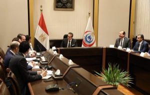عبدالغفار يبحث مع سانوفي تعزيز التعاون الصحي والتوسع في التصنيع الدوائي المحلي - 7 - سيناء الإخبارية