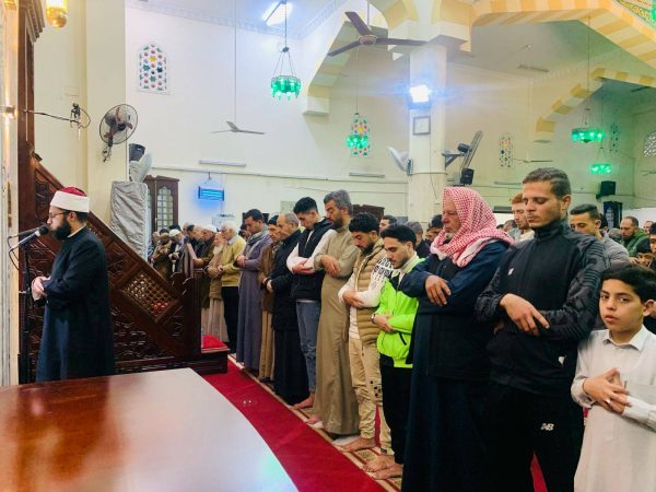 أجواء روحانية تملأ مساجد شمال سيناء في ثاني ليالي رمضان وسط حضور كثيف للمصلين - 5 - سيناء الإخبارية
