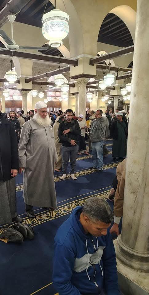 محمد حسين يعقوب يصلي التراويح في الأزهر.. صورة تثير تفاعلاً واسعًا - 1 - سيناء الإخبارية
