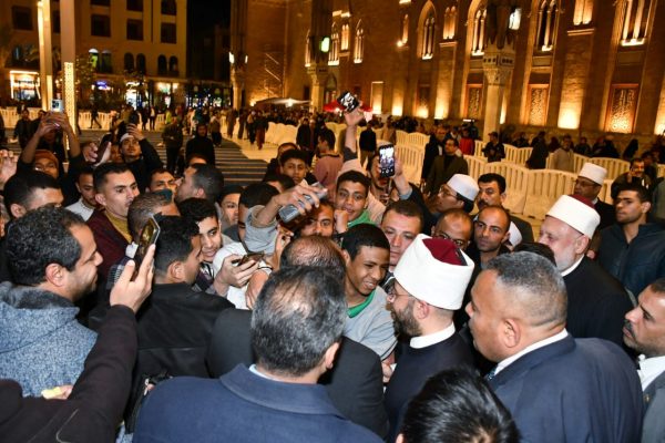 وزير الأوقاف يفتتح ملتقى الفكر الإسلامي في رحاب مسجد الإمام الحسين وسط أجواء روحانية رمضانية - 3 - سيناء الإخبارية