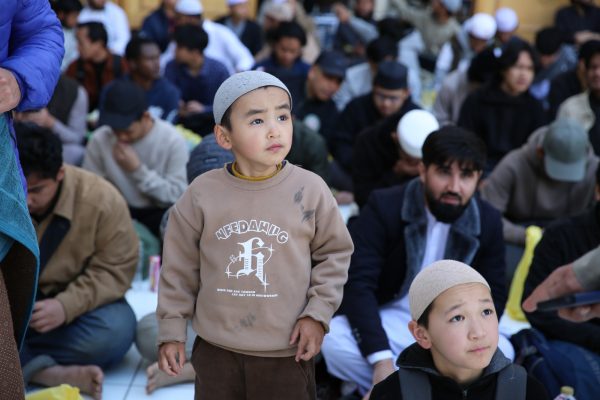 للعام الرابع.. وكيل الأزهر يشارك الوافدين مائدة الإفطار بالجامع الأزهر - 3 - سيناء الإخبارية