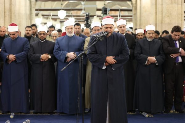 الجامع الأزهر يحتضن آلاف المصلين في خامس ليالي رمضان.. صور - 3 - سيناء الإخبارية