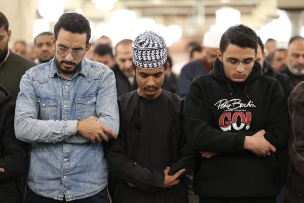 الجامع الأزهر يحتضن آلاف المصلين في خامس ليالي رمضان.. صور - 7 - سيناء الإخبارية