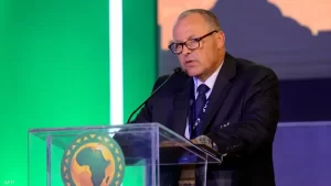 أبو ريدة يهدي قميص منتخب مصر لإنفانتينو ويدعو لاستضافة مجموعة في مونديال 2034 - 1 - سيناء الإخبارية