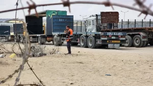 الخارجية الفلسطينية تحذر من مخاطر قرار الاحتلال بمنع إدخال المساعدات الإنسانية لغزة - 3 - سيناء الإخبارية
