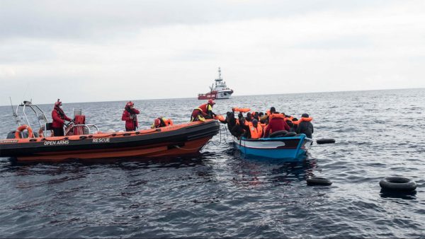 انتشال 6 جثث وفقدان 40 شخصًا في حادث غرق بالبحر المتوسط - سيناء الإخبارية