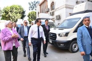 خالد عبدالغفار يوجه بتوفير موظفين بزي رسمي داخل ساحة ديوان عام الوزارة لمساعدة وتوجيه المواطنين - 7 - سيناء الإخبارية